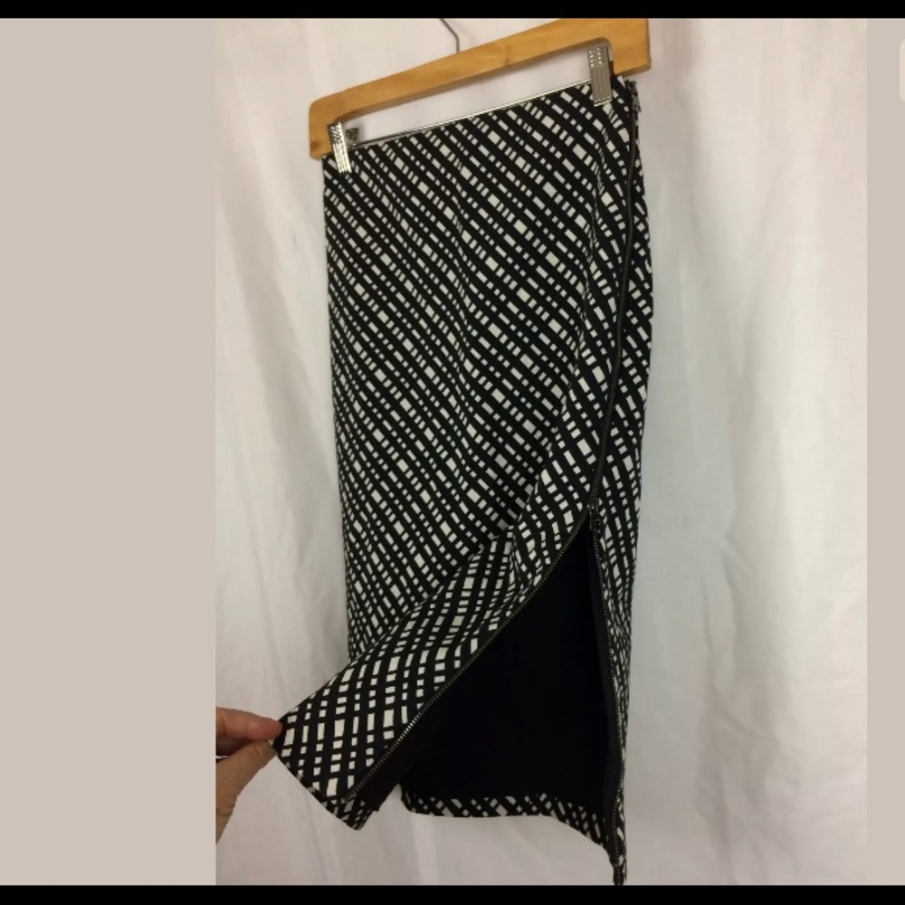 NWT - Black and White Check Pencil Skirt